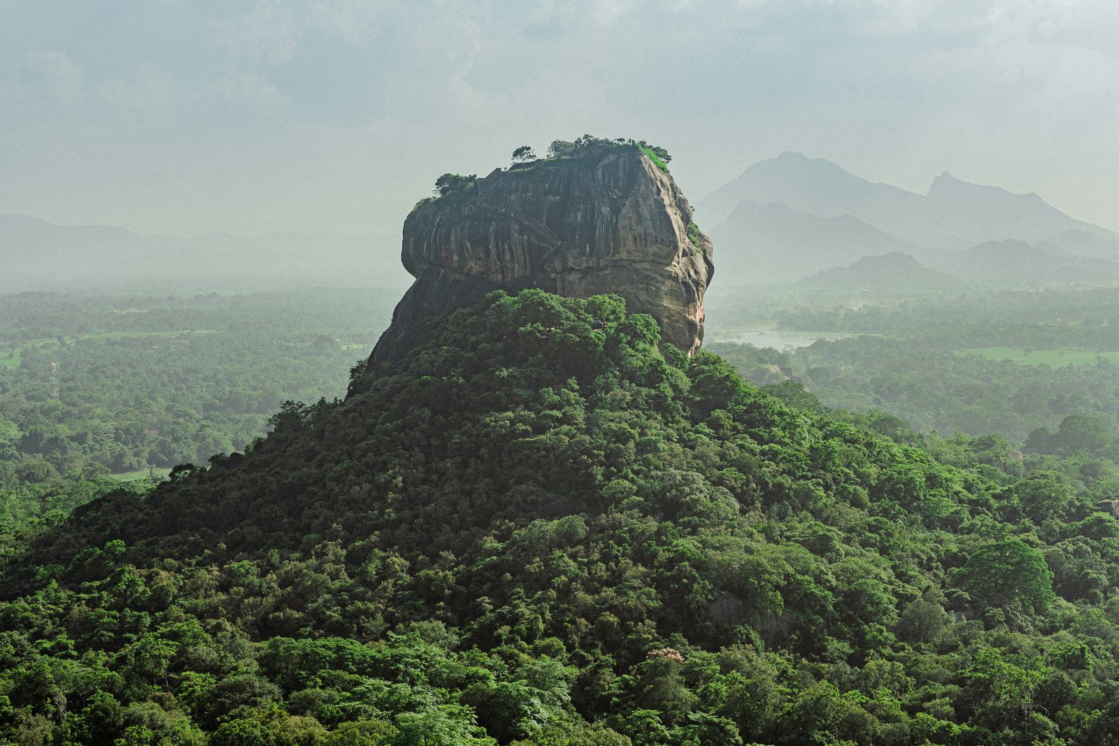 Kandy – Anuradhapura – Sigiriya
